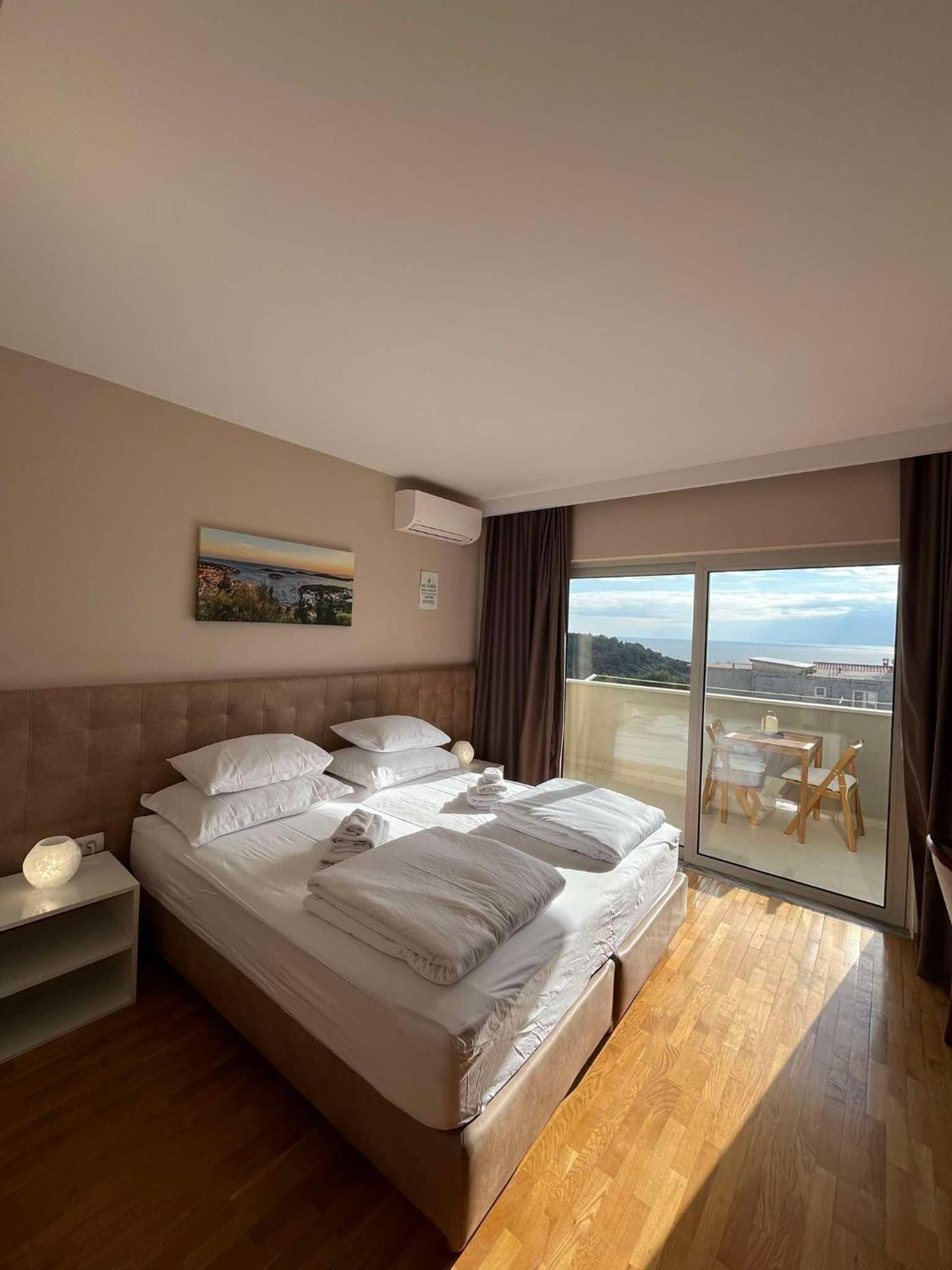 Bed and Breakfast Dela Хвар Экстерьер фото