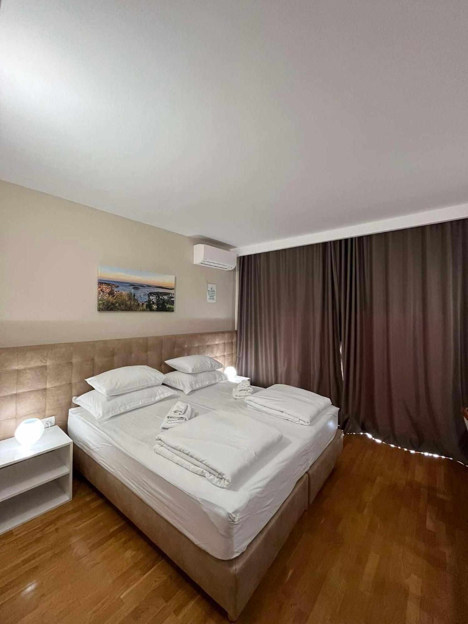 Bed and Breakfast Dela Хвар Экстерьер фото