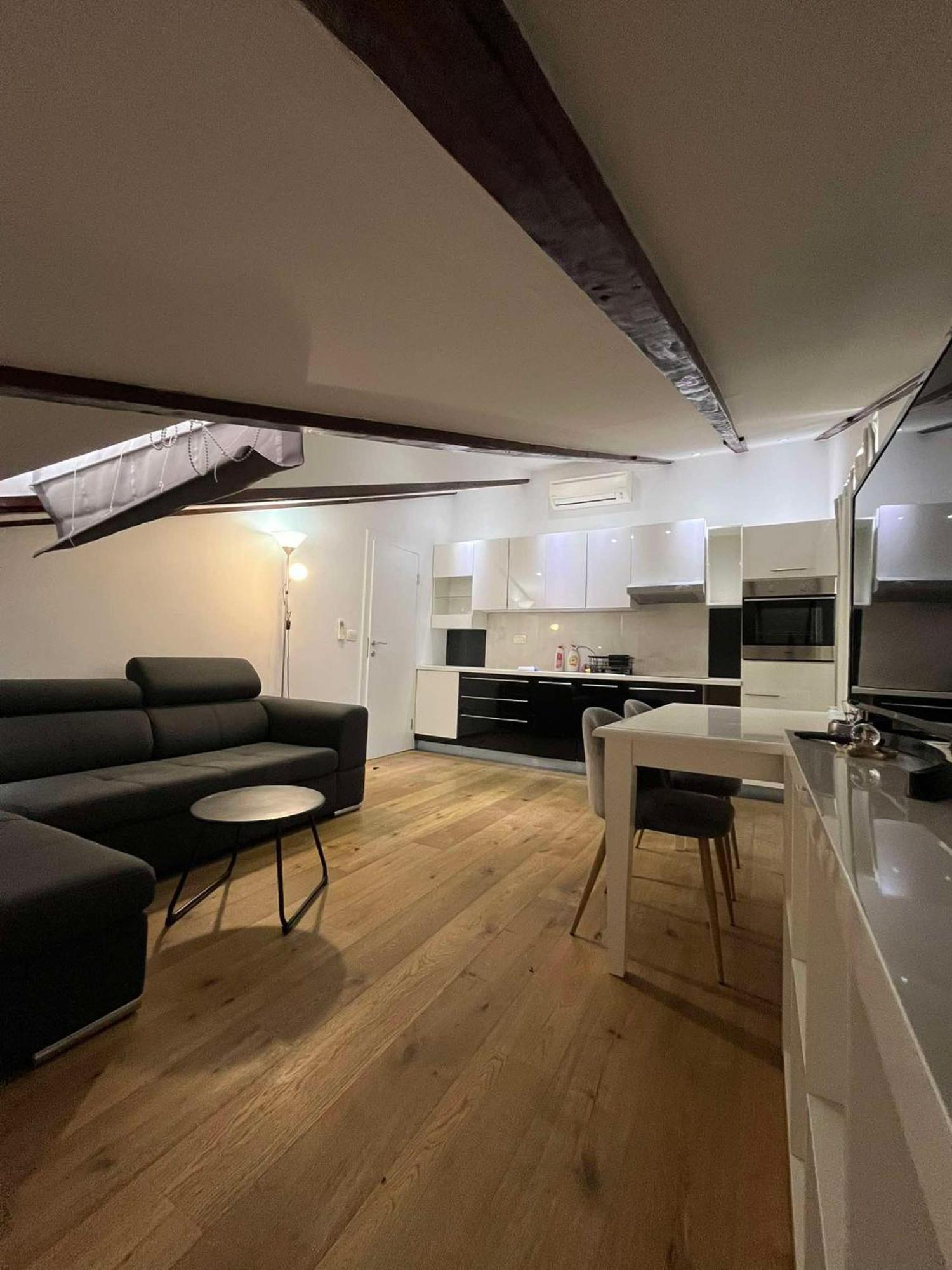 Bed and Breakfast Dela Хвар Экстерьер фото