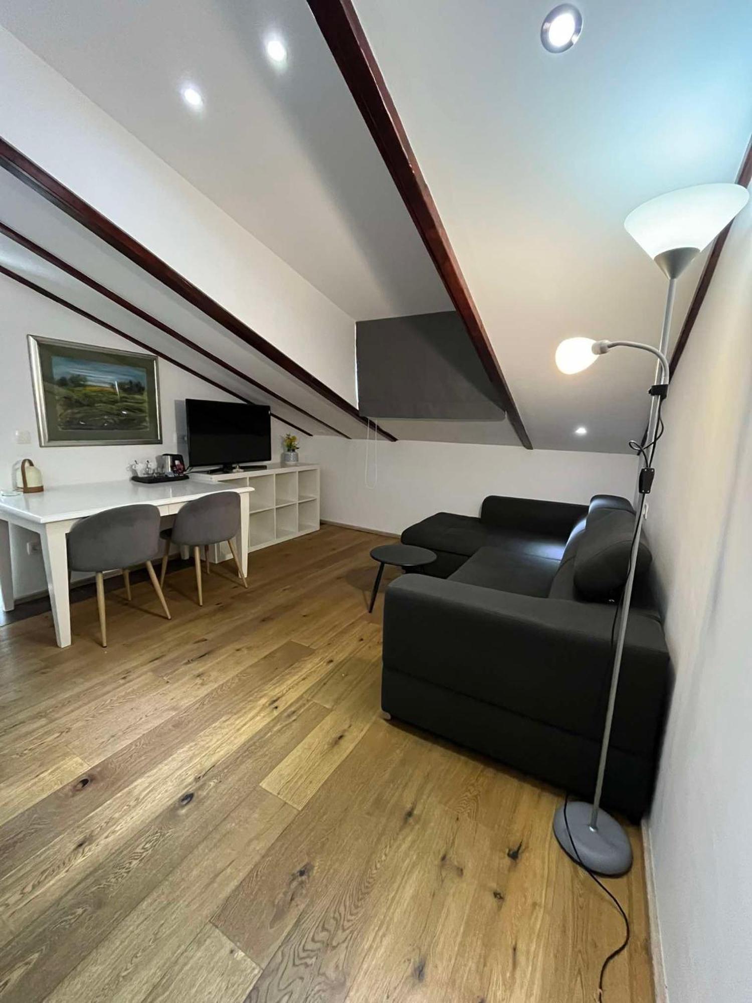 Bed and Breakfast Dela Хвар Экстерьер фото