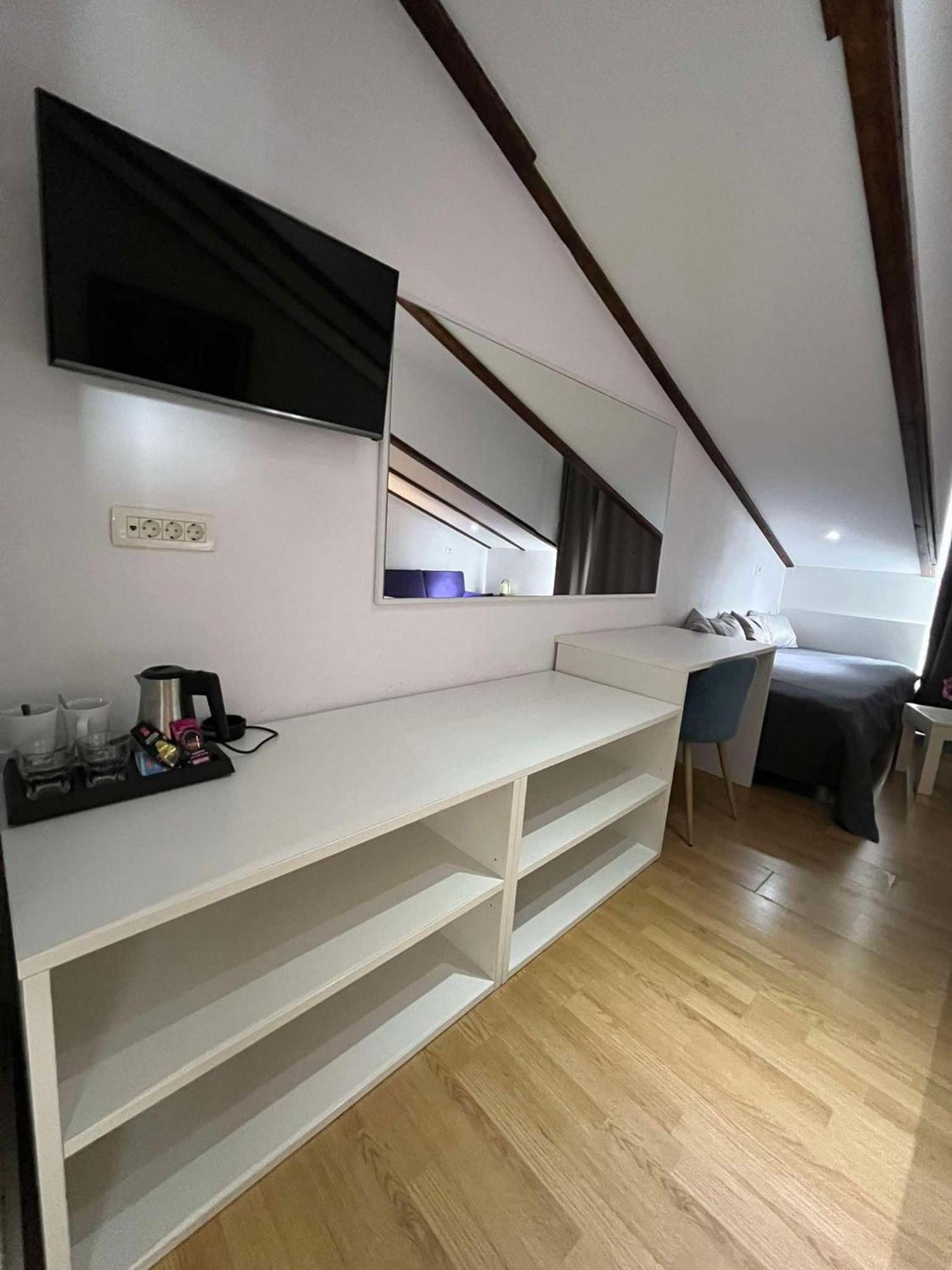 Bed and Breakfast Dela Хвар Экстерьер фото